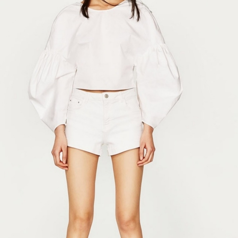 Zara Trafaluc Highrise Cuffed White Shorts